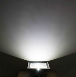 LED прожектор 50W / 0,5W холодный свет, датчик движения