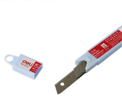 Леза для ножів 9мм Deli-2012 [упаковка 10 шт] кут нахилу звичайний